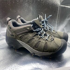 Keen women hiking shoes size 10